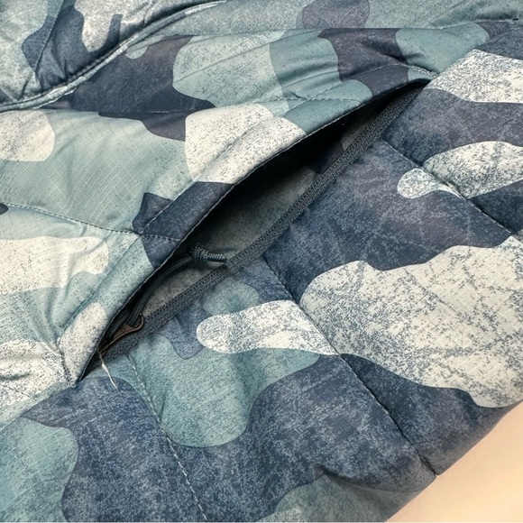 The North Face Womens Alpz 2.0 Blue Camo Mallard Down Puffer Vest 550 Sz small - Picture 10 of 12